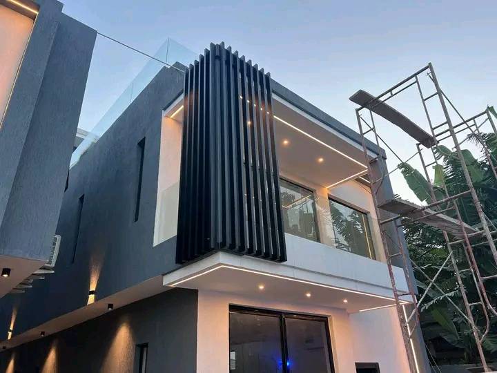 3-Bedroom Townhouses at Crescent Court – For Rent or Sale